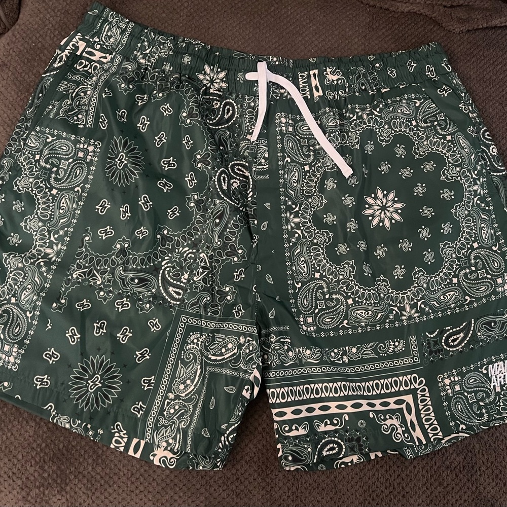 Maison Article Forest Green Paisley Men Shorts